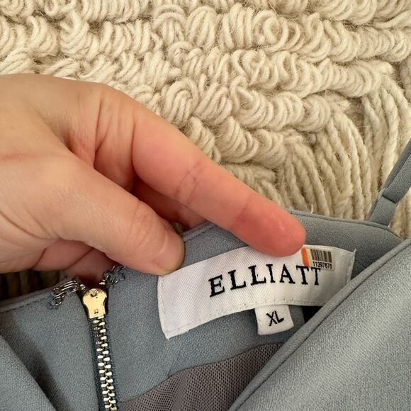 Elliatt Petal Midi Dress - Picture 3 of 7